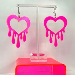 Hot Pink Dripping Heart Earrings, NWT